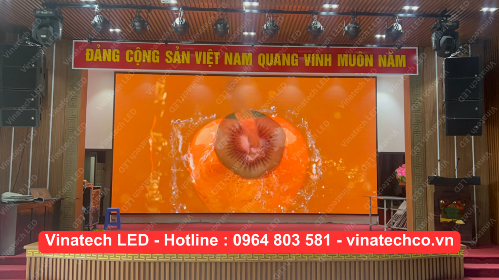 Chat luong hien thi noi dung toi uu cho man hinh LED phong hop