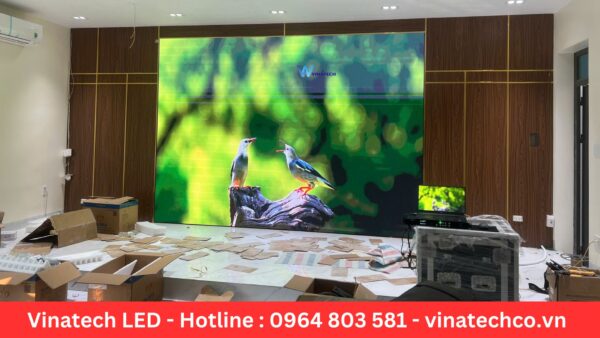 Lắp đặt màn hình LED P2.5 cho trường Chính Trị Hải Phòng
