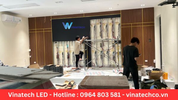 Lắp đặt màn hình LED P2.5 cho trường Chính Trị Hải Phòng
