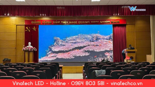 man-hinh-led-hoi-nghi-truc-tuyen